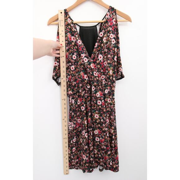 BCBGeneration Dress Black Red Floral Cold Shoulder Dolman Short Sleeve Surplice - Picture 4 of 9